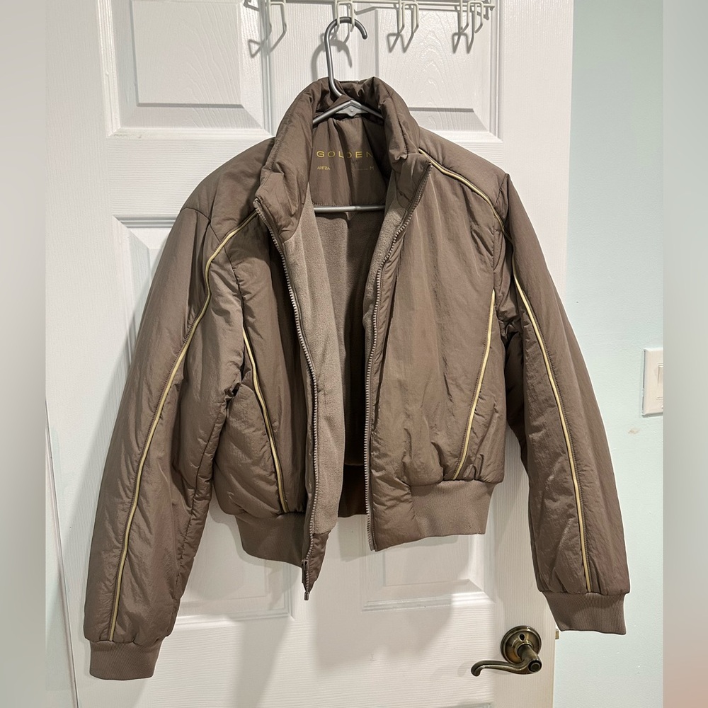 Aritzia Golden Nitro Jacket Size M Premium Alternative Down and Thermal Fleece